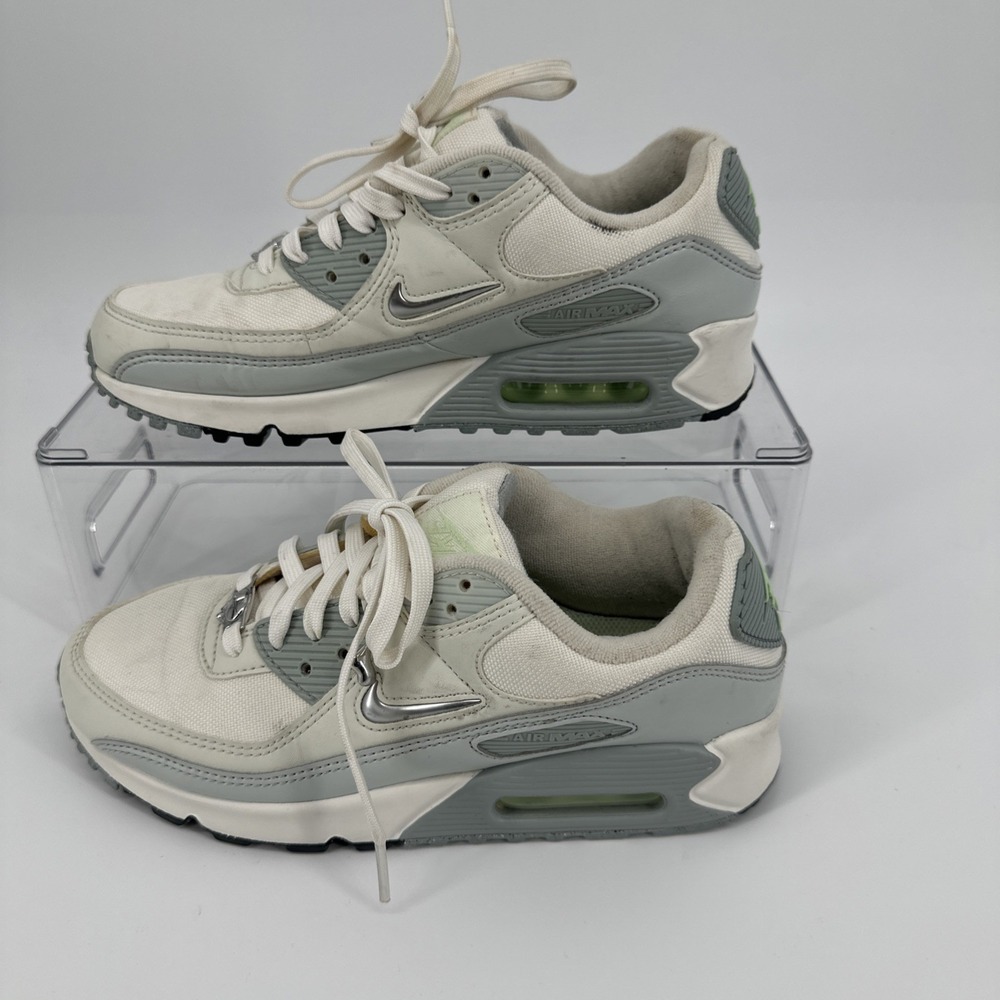 Nike Air Max 90 SE Molten Metal Womens Sz 8.5 Sail Metallic Silver (FN6948-100)